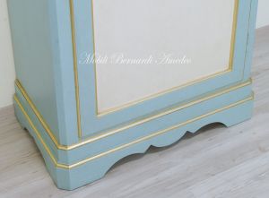 Armadietto in legno massello laccato con colori a scelta